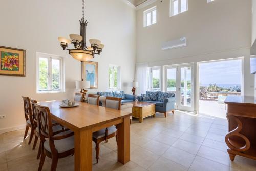 Villa Brisa - An Oceanfront GEM! in ווסטפונט Villa Brisa - An Oceanfront GEM! in ווסטפונט