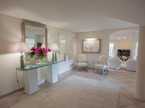 Bejárat, La Sarrazine in Les Mees Bejárat, La Sarrazine in Les Mees