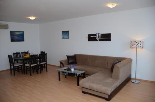 This photo about Oasis Laguna Apartments shared on HyHotel.com