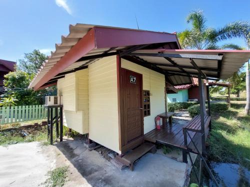 IngTawan Resort in Phrom Buri IngTawan Resort in Phrom Buri