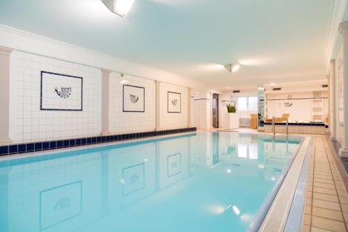 Bazen, Waldhotel Eskeshof in Wuppertal Bazen, Waldhotel Eskeshof in Wuppertal