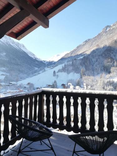 Balcony/terrace, Chalet Paolina proche le Grand Bornand et la Clusaz in Entremont Balcony/terrace, Chalet Paolina proche le Grand Bornand et la Clusaz in Entremont