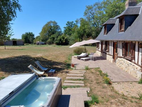 Maison renovee - jacuzzi et cheminee in Saint-Samson-de-la-Roque Maison renovee - jacuzzi et cheminee in Saint-Samson-de-la-Roque