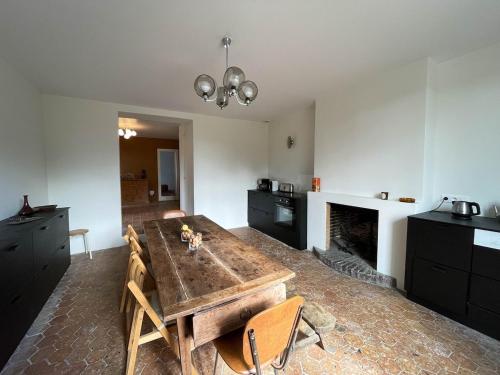 Kitchen, Le Presbytere, maison de campagne familiale in Chennebrun Kitchen, Le Presbytere, maison de campagne familiale in Chennebrun