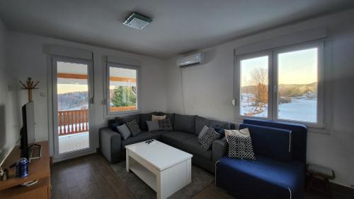 Kuća sa lepim pogledom - porodica Čolović (Kuca sa lepim pogledom - porodica Colovic) in Rudno Kuća sa lepim pogledom - porodica Čolović (Kuca sa lepim pogledom - porodica Colovic) in Rudno