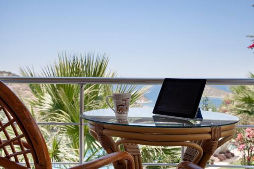 Балкон, Crystal Hotel Bodrum All Inclusive in Koyunbaba Балкон, Crystal Hotel Bodrum All Inclusive in Koyunbaba