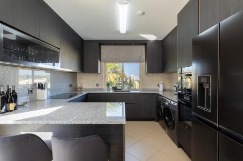 ห้องครัว, Stunning Villa with Heated Pool, Garden, BBQ in วีลา ซอล ห้องครัว, Stunning Villa with Heated Pool, Garden, BBQ in วีลา ซอล