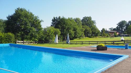 Úszómedence, Heidehof Carstens - Ferienwohnung Ginster in Eimke Úszómedence, Heidehof Carstens - Ferienwohnung Ginster in Eimke
