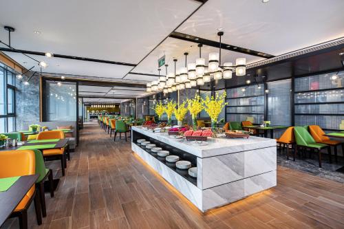 Banquet hall, Hampton by Hilton Zhangjiajie Tianmen Mountain in Zhangjiajie Banquet hall, Hampton by Hilton Zhangjiajie Tianmen Mountain in Zhangjiajie