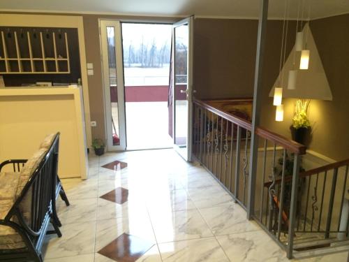 Előcsarnok, Prenociste Gazela in Pirot Előcsarnok, Prenociste Gazela in Pirot