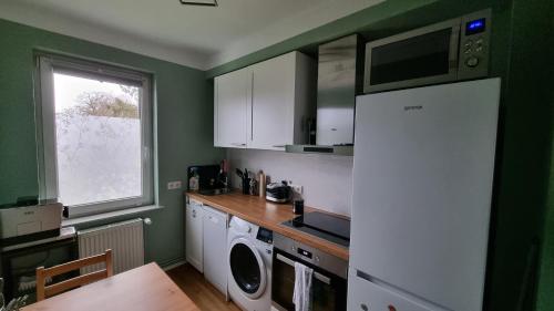Design Apartment, Klimaanlage, privat Parkplatz, Wallbox, NETFLIX, DominosPizza in 法爾肯塞 Design Apartment, Klimaanlage, privat Parkplatz, Wallbox, NETFLIX, DominosPizza in 法爾肯塞