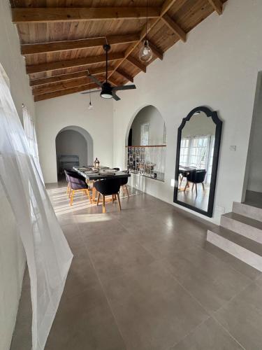 Зручності, Villa La Mer Ocean View Marisule Ridge in Corinth Зручності, Villa La Mer Ocean View Marisule Ridge in Corinth