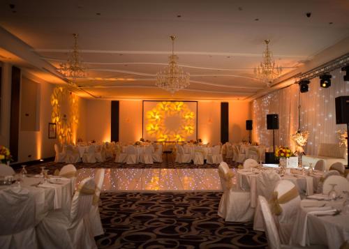 Sala de refeições, Century Park Hotel in Amã Sala de refeições, Century Park Hotel in Amã