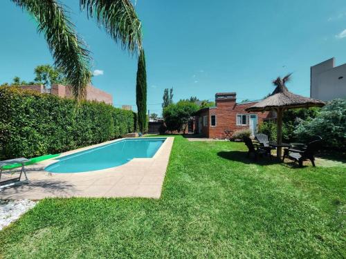 Casa con pileta en Fisherton Rosario in 안타르티다 아르헨티나 Casa con pileta en Fisherton Rosario in 안타르티다 아르헨티나