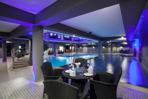 スイミングプール, ロング ビーチ ホテル コックス バザール (Long Beach Hotel Cox's Bazar) in コックスバザール スイミングプール, ロング ビーチ ホテル コックス バザール (Long Beach Hotel Cox's Bazar) in コックスバザール