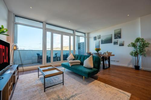 zonă comună salon/TV, SCHLOSSBERG RESIDENCES - 3 Glocken Luxury PENTHOUSE-Apartments in Weinheim zonă comună salon/TV, SCHLOSSBERG RESIDENCES - 3 Glocken Luxury PENTHOUSE-Apartments in Weinheim