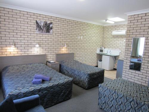 Cowra Crest Motel in Cowra Cowra Crest Motel in Cowra