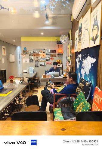 Shared lounge/TV area, 公園一鹿背包客棧 Deer Park Hostel in Changhua Shared lounge/TV area, 公園一鹿背包客棧 Deer Park Hostel in Changhua