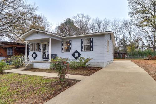 Family-Friendly Home in Jackson about 3 Mi to Stadium in ฟอนเดรน Family-Friendly Home in Jackson about 3 Mi to Stadium in ฟอนเดรน