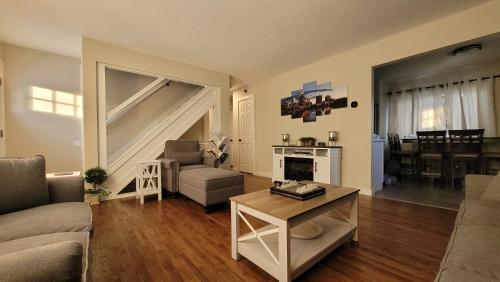 Cozy Urban Skies in Richfield (MN) Cozy Urban Skies in Richfield (MN)