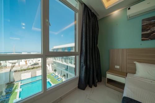 Kilátás, Sky Star Hotel free shuttle to Hurghada City center in Sahl Hasheesh Kilátás, Sky Star Hotel free shuttle to Hurghada City center in Sahl Hasheesh