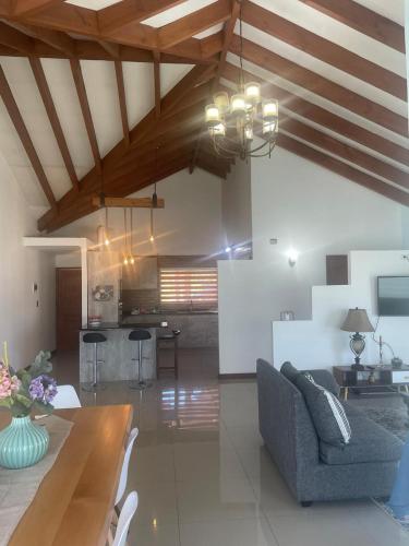 Casa Grande con Tinaja a 10 minutos de Lago Puyehue y Rupanco Ruta 215 Internacional in Puyehue Casa Grande con Tinaja a 10 minutos de Lago Puyehue y Rupanco Ruta 215 Internacional in Puyehue