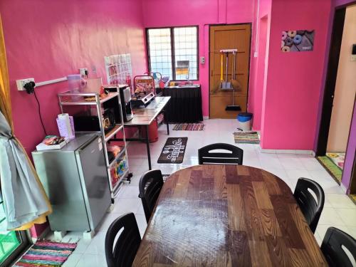 Facilities, Homestay Pertama in Parit Raja Facilities, Homestay Pertama in Parit Raja