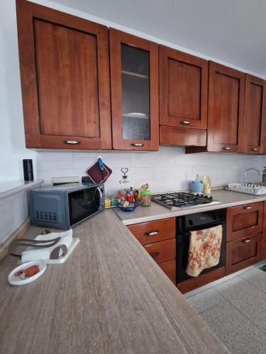 Kitchen, Vista Monte Retreat in Gallina Kitchen, Vista Monte Retreat in Gallina