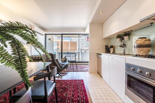 Kitchen, VAQUAY Alkina In Hawthorn in Hawthorn Kitchen, VAQUAY Alkina In Hawthorn in Hawthorn