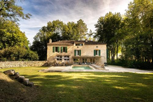 Magnifique villa en pierre avec piscine in Saint-Vincent-de-Lamontjoie Magnifique villa en pierre avec piscine in Saint-Vincent-de-Lamontjoie