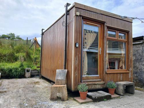 Exterior view, Hill Farm Retreat in Ballyfarnon Exterior view, Hill Farm Retreat in Ballyfarnon