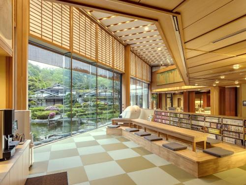 Pub/Ruang Rehat, Ooedo Onsen Monogatari Premium Saiki Bekkan in Misasa Pub/Ruang Rehat, Ooedo Onsen Monogatari Premium Saiki Bekkan in Misasa
