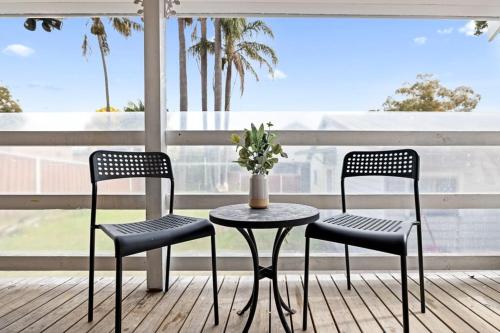 Quaint Double Room - Seconds to Shops & Eateries - Shared Bathroom in Maroubra Quaint Double Room - Seconds to Shops & Eateries - Shared Bathroom in Maroubra