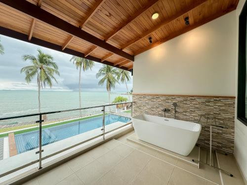 View, 2SIS'S Khanom Resotel near Khanom Seafood View, 2SIS'S Khanom Resotel near Khanom Seafood