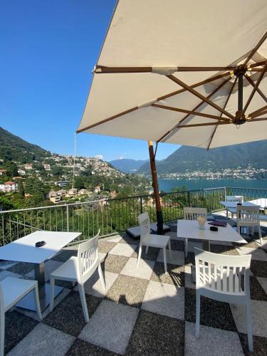 Terraza/balcón, Hotel Asnigo in Cernobbio Terraza/balcón, Hotel Asnigo in Cernobbio