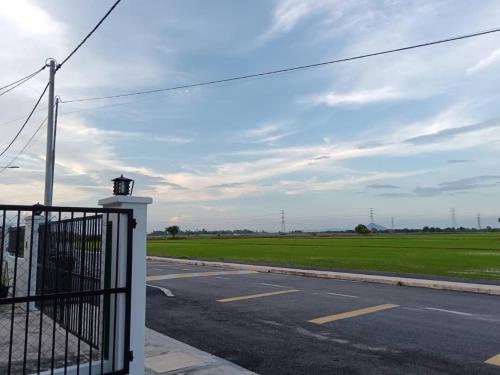 Naura Nufail Homestay Taman Aman Anak Bukit in เกปาลา บาตัส Naura Nufail Homestay Taman Aman Anak Bukit in เกปาลา บาตัส