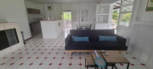 Haut de villa 1chambre climatisée à 3min de l'habitation Clément (Haut de villa 1chambre climatisee a 3min de l'habitation Clement) in Le Saint-Esprit Haut de villa 1chambre climatisée à 3min de l'habitation Clément (Haut de villa 1chambre climatisee a 3min de l'habitation Clement) in Le Saint-Esprit