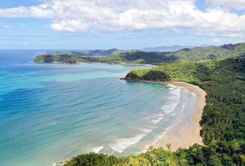 Beach, Arkadia Beach Resort by RedDoorz near Sabang Beach Beach, Arkadia Beach Resort by RedDoorz near Sabang Beach