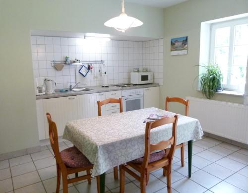 Konyha, Heidehof Carstens - Ferienwohnung Wacholder in Eimke Konyha, Heidehof Carstens - Ferienwohnung Wacholder in Eimke