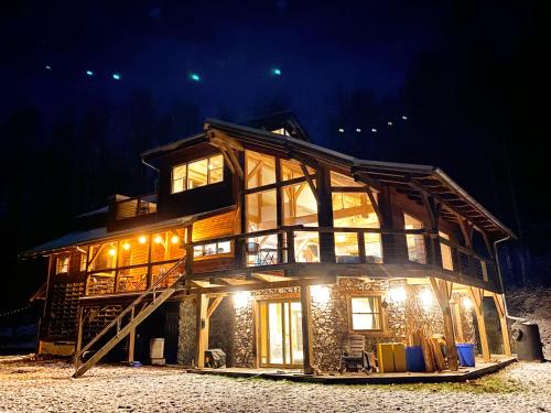 The Arete Hostel and Suites in Summersville (WV) The Arete Hostel and Suites in Summersville (WV)