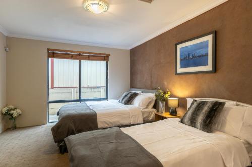 Airport 5BR Haven - Full Kitchen & Tranquil in แคนนิง เวล Airport 5BR Haven - Full Kitchen & Tranquil in แคนนิง เวล
