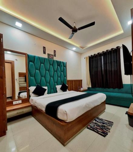 Hotel Blue Box Terminal 2 in Ghatkopar Hotel Blue Box Terminal 2 in Ghatkopar