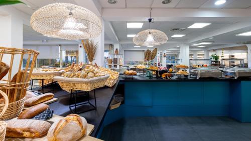 Comida y bebida, Kaliopé Hotel & Résidence by Oustal del Mar (Kaliope Hotel & Residence by Oustal del Mar) in Le Lavandou Comida y bebida, Kaliopé Hotel & Résidence by Oustal del Mar (Kaliope Hotel & Residence by Oustal del Mar) in Le Lavandou