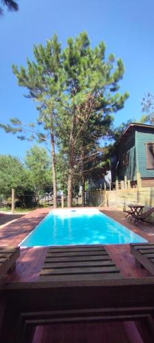 مسبح, Cabañas del Sol (Cabanas del Sol) in Punta Del Diablo مسبح, Cabañas del Sol (Cabanas del Sol) in Punta Del Diablo