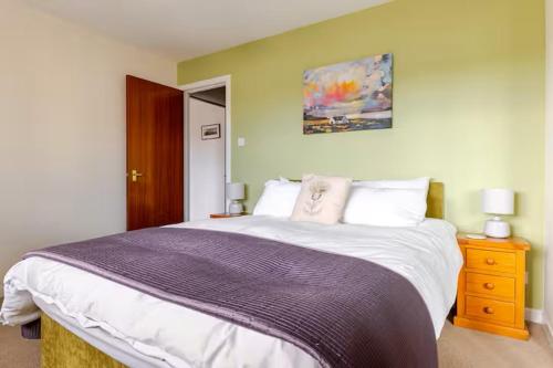 Number 5, Muirfield Court