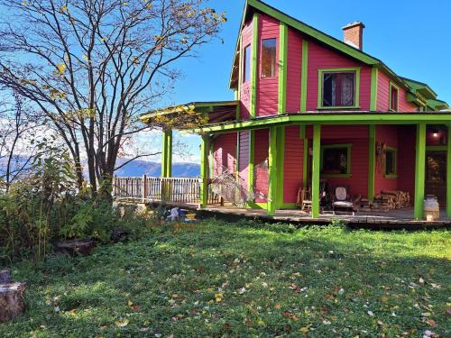 A szálláshely kívülről, Chalet de la Montagne in Sainte-Rose-Du-Nord (QC) A szálláshely kívülről, Chalet de la Montagne in Sainte-Rose-Du-Nord (QC)