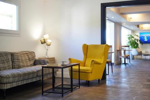 Lobby, Kyriad Frejus Centre in Frejus Lobby, Kyriad Frejus Centre in Frejus