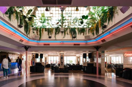 Pub/Lounge, Port Fiesta Park in Playa de Poniente Pub/Lounge, Port Fiesta Park in Playa de Poniente