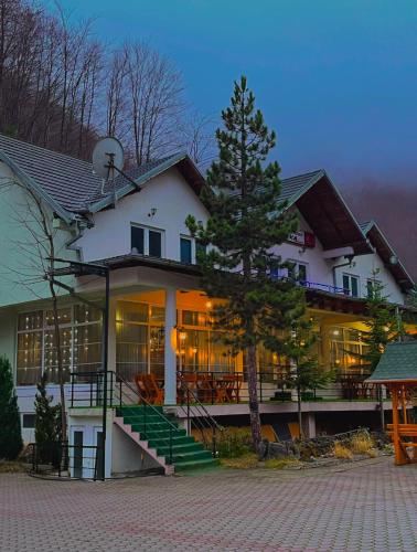 Hotel Gryka in Lumbardh Hotel Gryka in Lumbardh