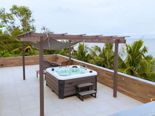 อ่างแช่น้ำร้อน, Serenity Residences & Spa - Kokrobite Beach in มัลลัม อ่างแช่น้ำร้อน, Serenity Residences & Spa - Kokrobite Beach in มัลลัม